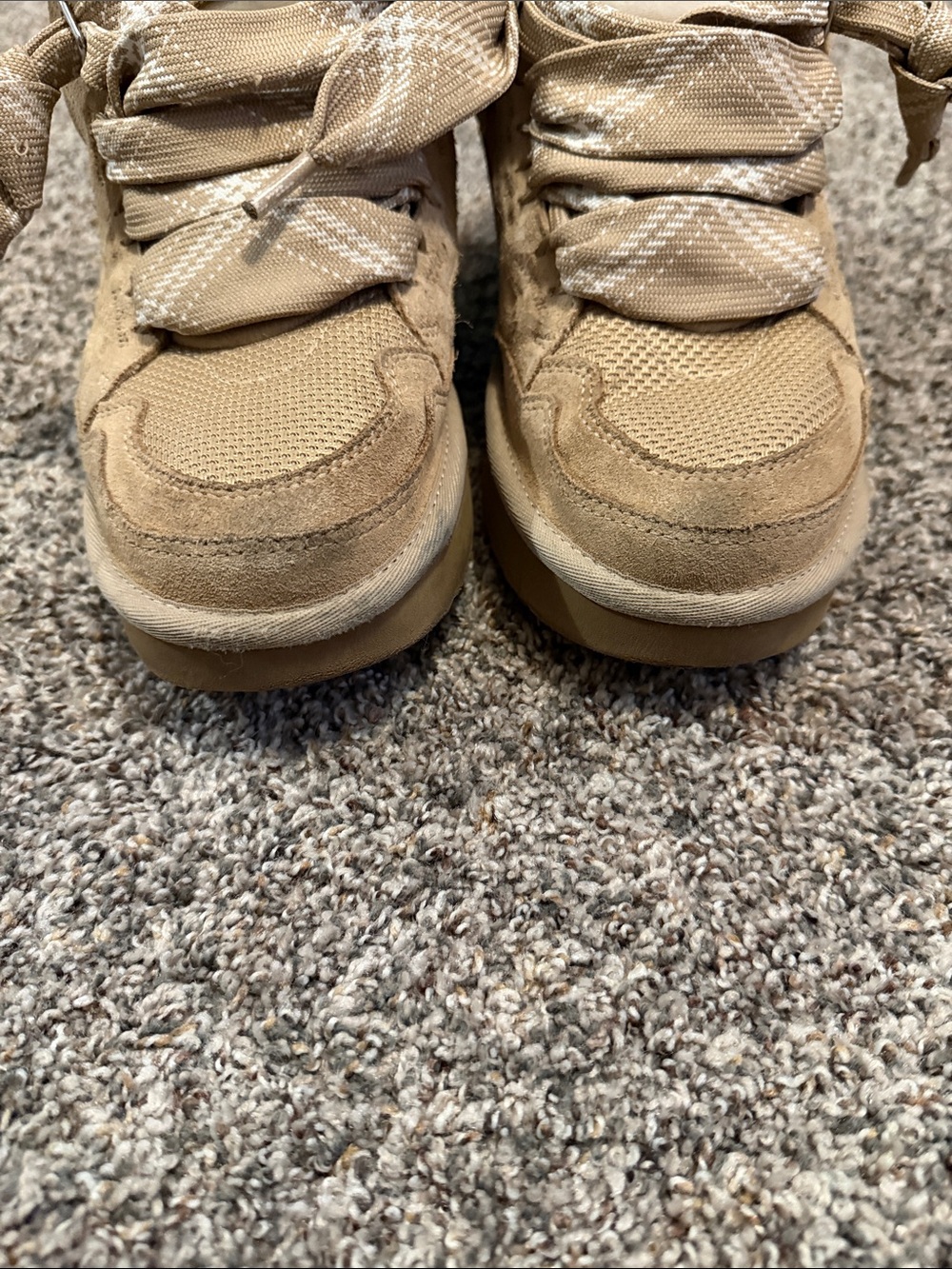 UGG Lowmel Tan/Taupe Lace-Up Cozy Boot Sneakers Women's Size 9- Some wear - Picture 8 of 8
